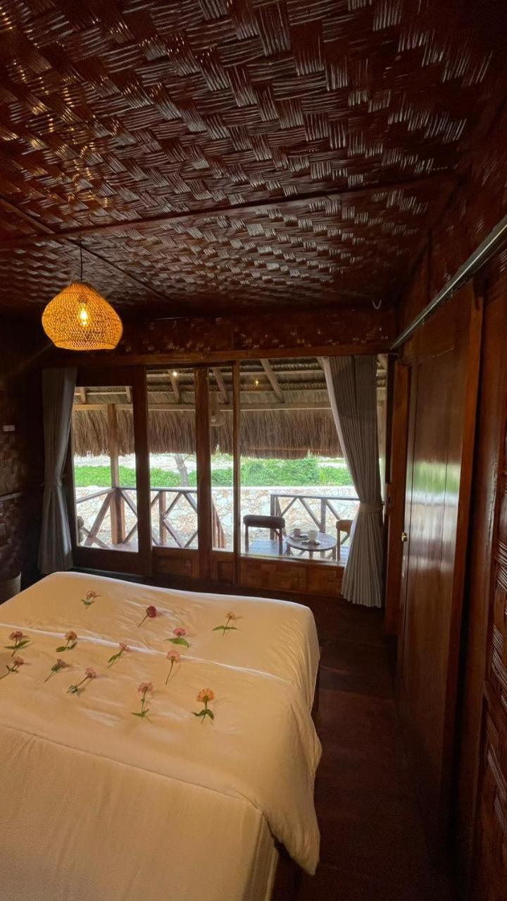 Three Queen Villa And Homestay Waikabubak Exterior photo